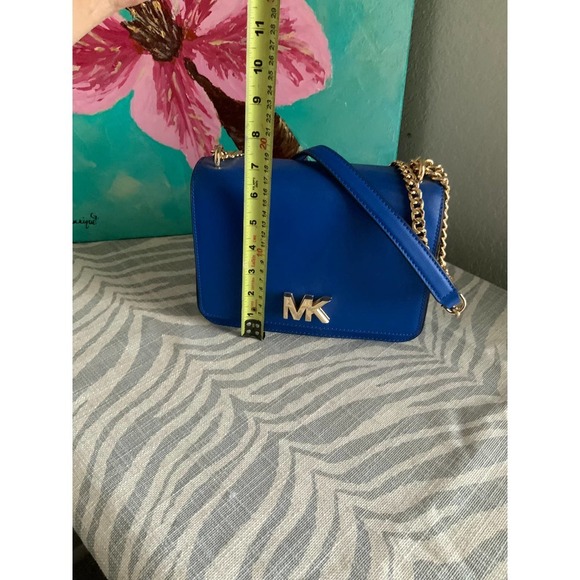 Michael Kors Mort Shoulder Purse - Picture 5 of 7